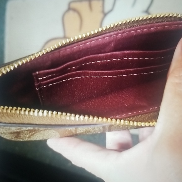 🎄COACH SIGNATURE WRISTLET NWT🎁 - Picture 7 of 17